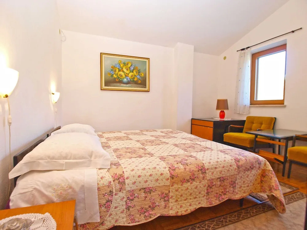 Apartment 950