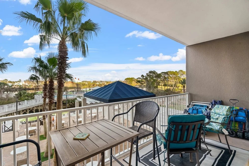 Laketown Wharf Unit 104