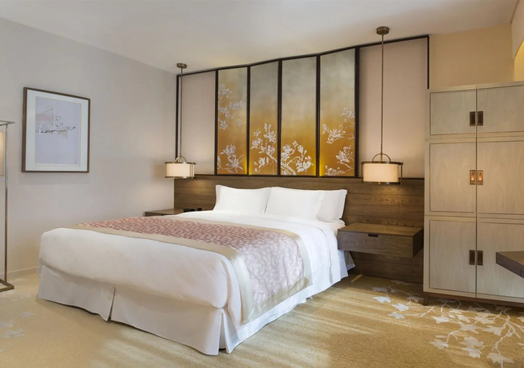 HUALUXE Shanghai Twelve At Hengshan by IHG
