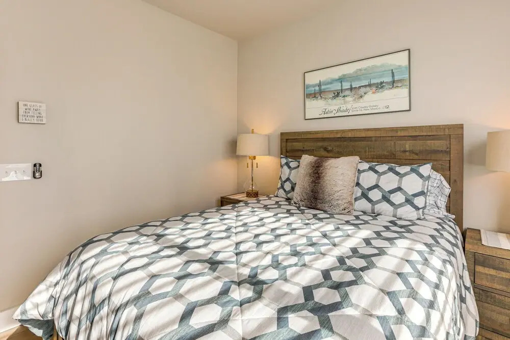 Walk to Light Rail! Townhome 9 Mi to Dtwn Denver