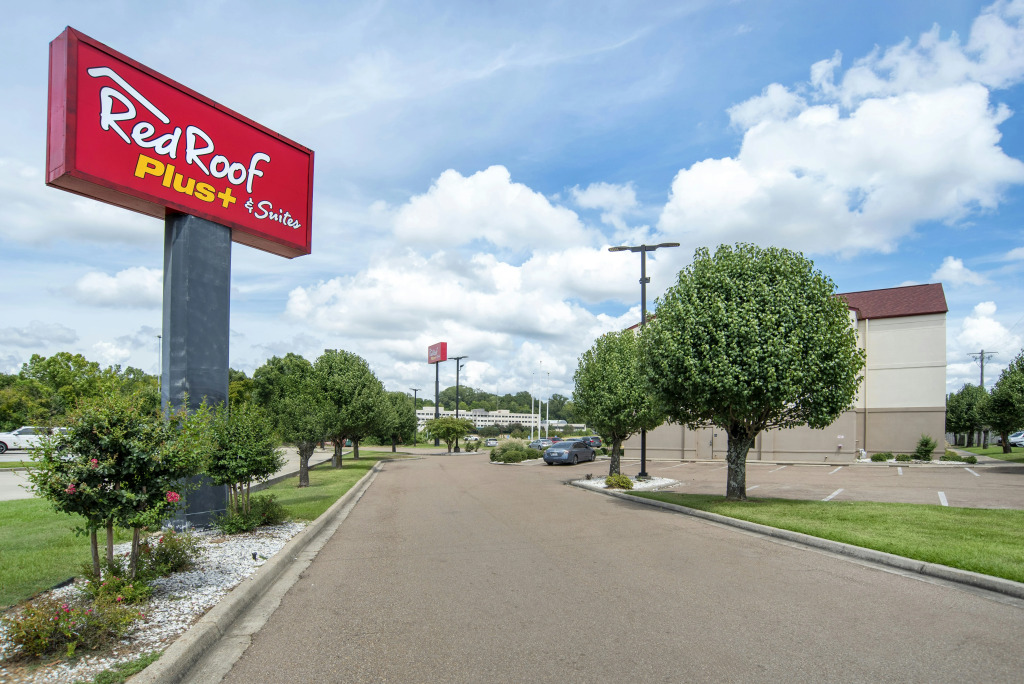 Red Roof Inn PLUS & Suites Vicksburg