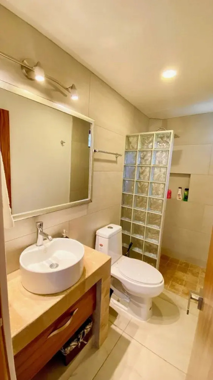 1 Bedroom Guest House - Walk To Everything -patio -gym -pickleball Court - Bikes