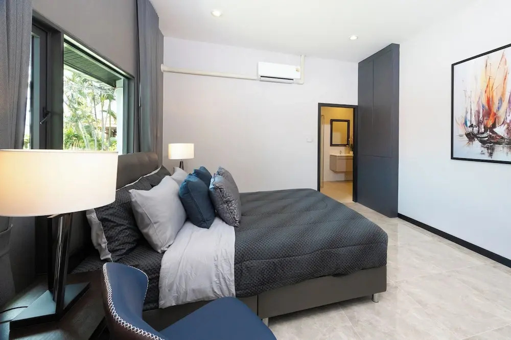 Villa Waree minutes from the city and beach