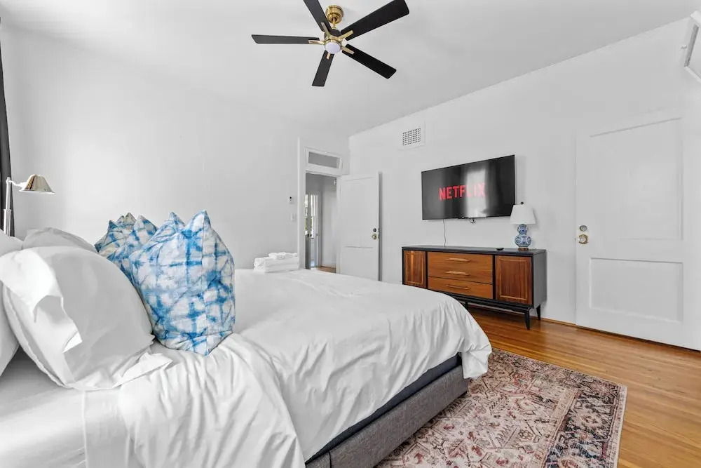 Stylish 3BR Retreat w Porch and garden