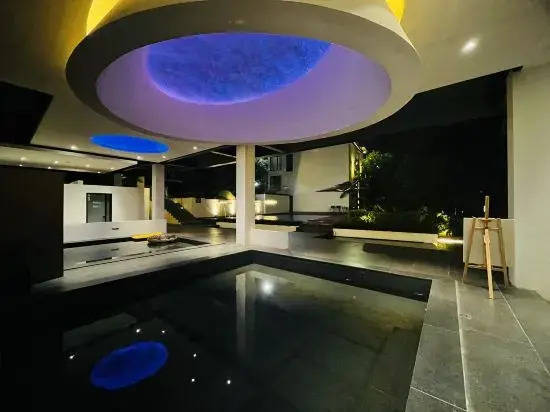 Joyeux Hotel