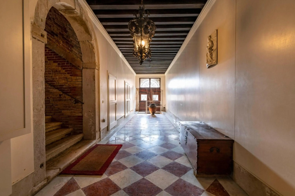 Ca’ Cappello Venetian Apartment M02074212072