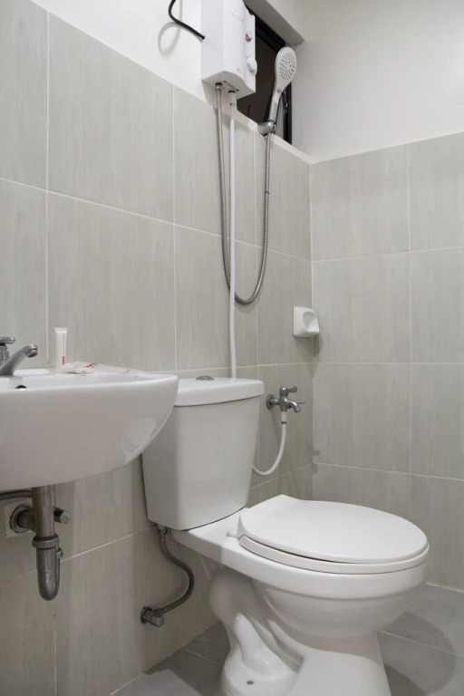 Circle-b Apartelle & Suites
