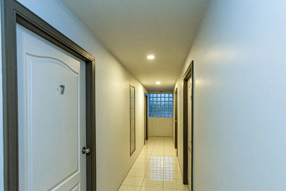 OYO 380 Jomthong Mansion
