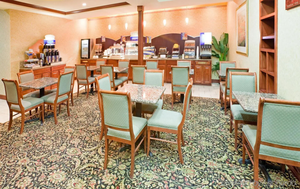 Holiday Inn Express & Suites Fort Worth - Fossil Creek by IHG