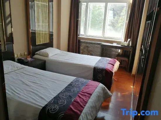 Ruiquanju Business Hotel (Qiqihar First Hospital Longsha Park Branch)