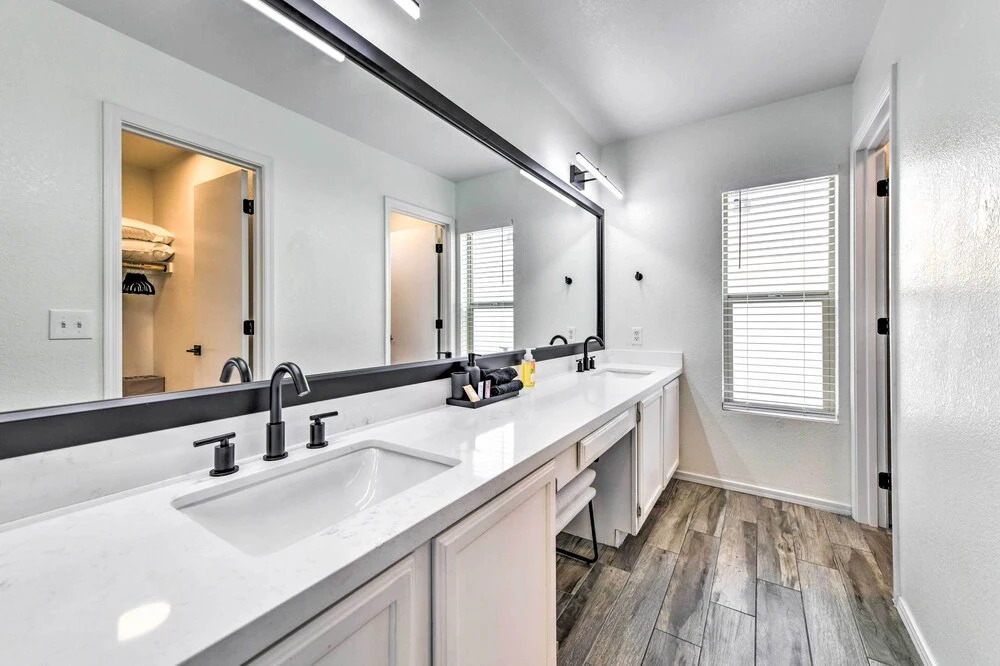 Pool, BBQ & Patio: Gilbert Getaway Near Golfing