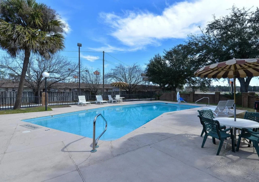 Super Value Inn
