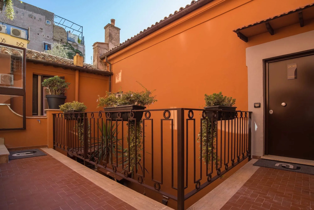 Navona Essence Hotel