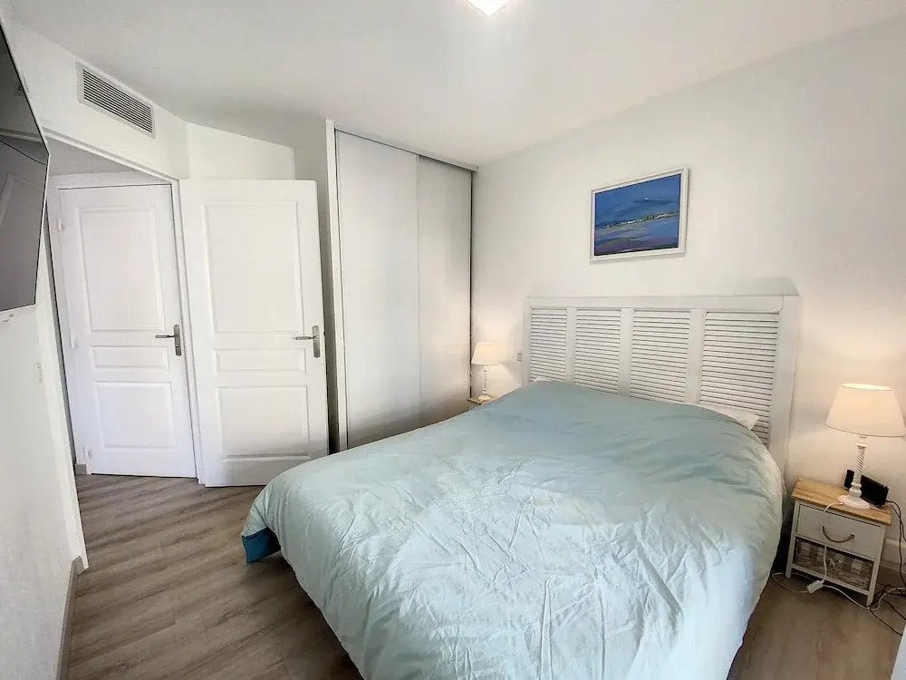 Terrace Apartment Near the Beach