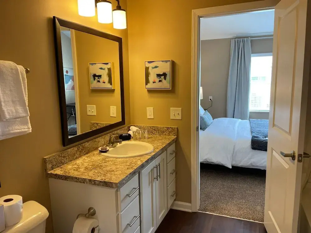 Cozy Dublin Penthouse 2BR W D Wifi