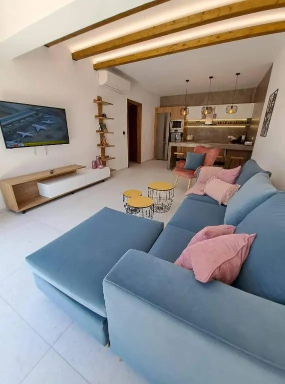 Courtyard Luxury Suites Marianthi
