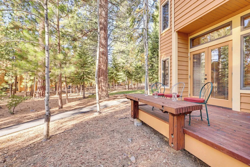 Lake Tahoe Corner Condo w/ Hot Tub, Beaches Nearby