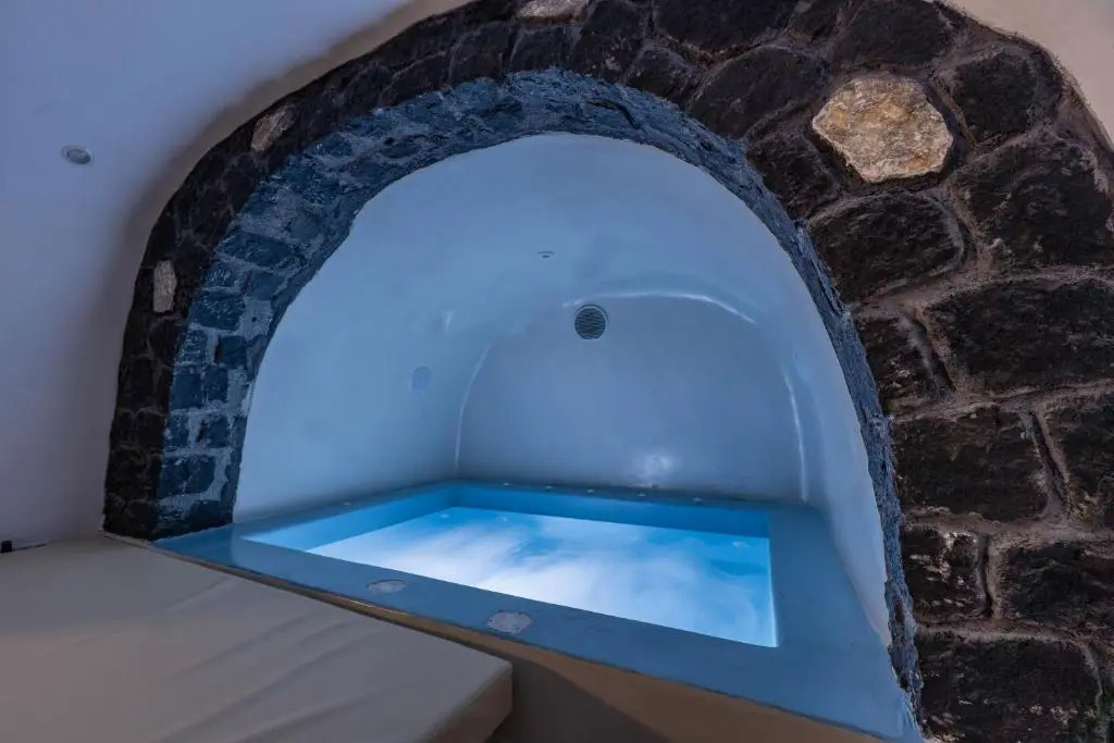 Cally Cave House