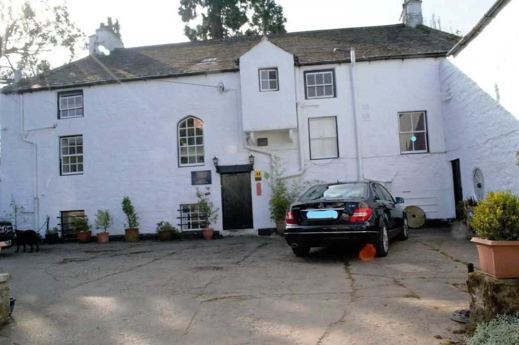 Lowbyer Manor Country House