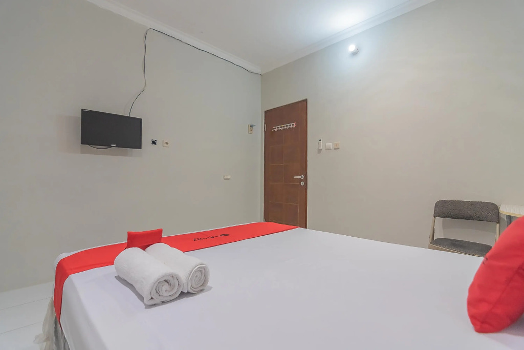 RedDoorz Plus at Bukit Cinta Street Balikpapan