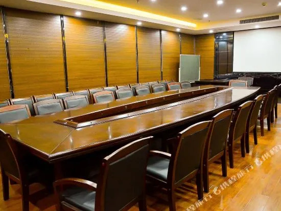 Tang Dynasty Business Hotel (Cangzhou Central Hospital No.2 Middle School Branch)