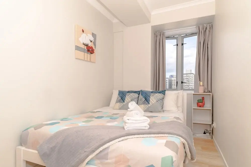 Warm & Cosy Two-Bedroom Apartment in CBD