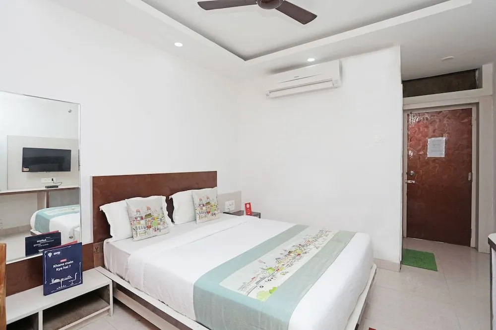 OYO 13891 Hotel Shayon Residency