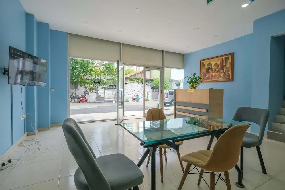 Minimalist Suit Otel