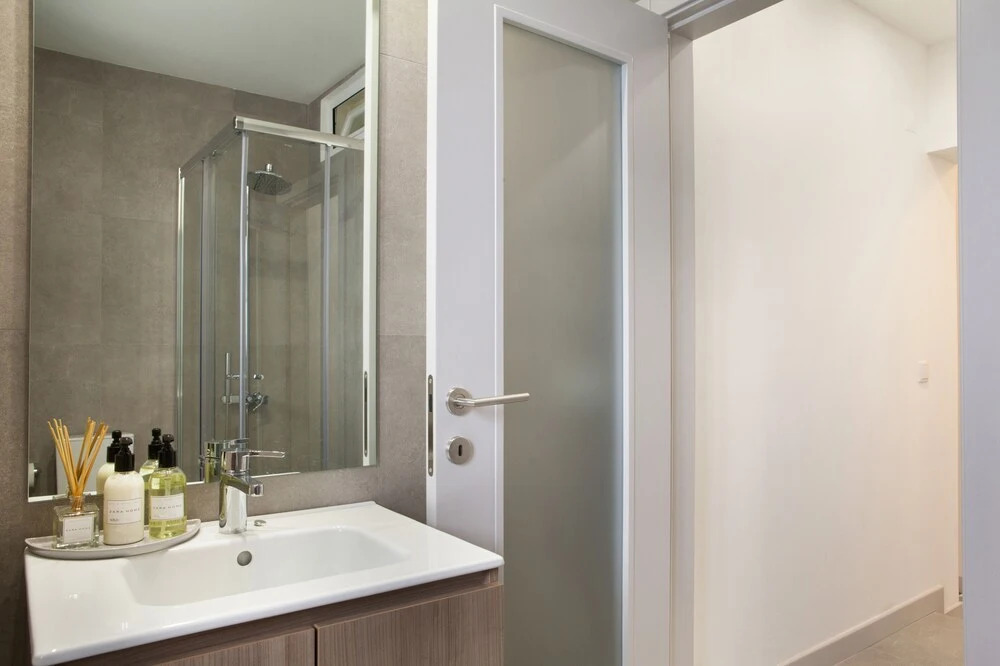 Great Location Close to the Metro
