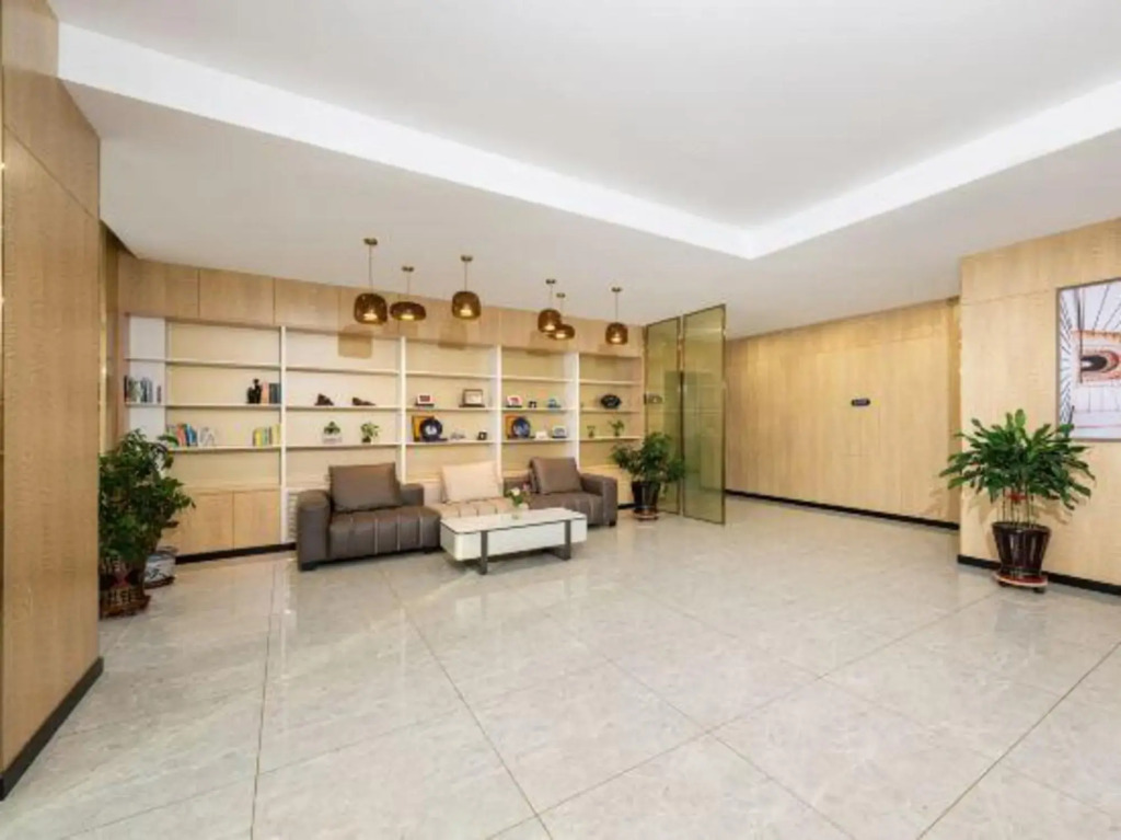 Chonpines Hotel (Dalian Xi'an Road Subway Station)