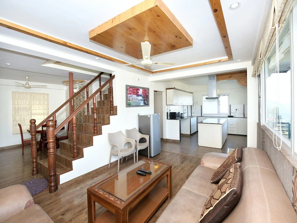 OYO 12185 Home Wayside Villa 3BHK Apartment Kasauli