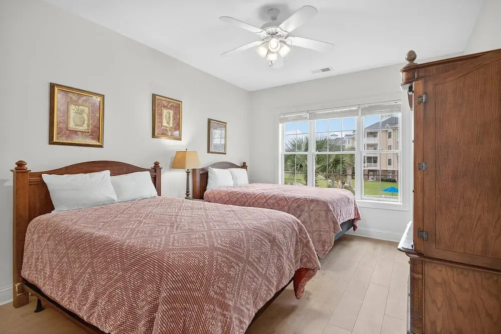 Magnolia Pointe Luster Leaf 4895-203