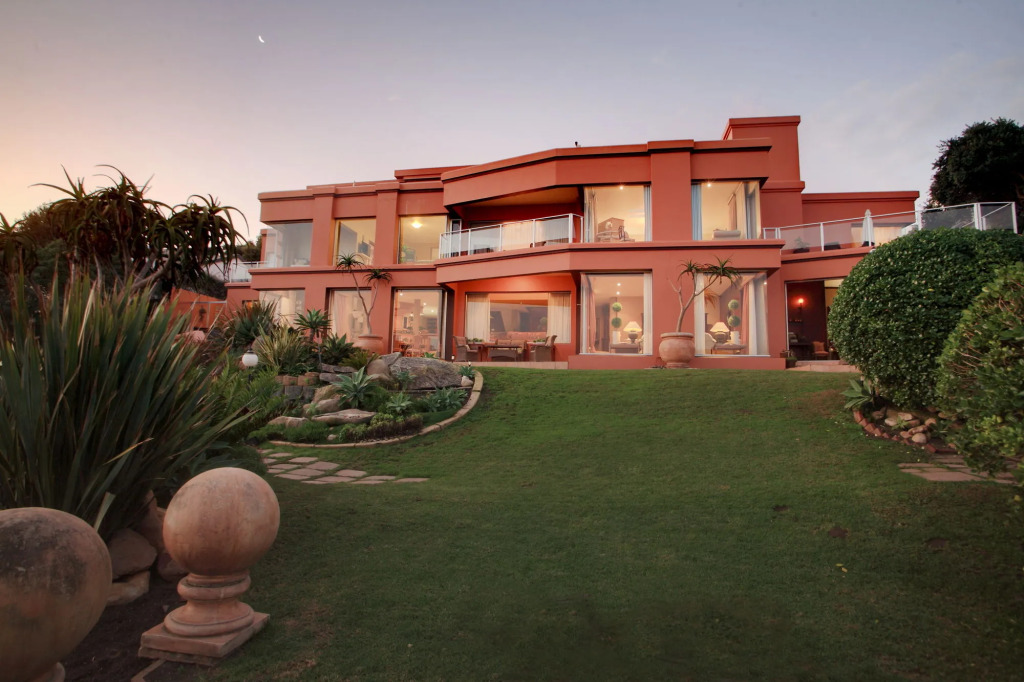 SEASENSE Boutique Beach Villa