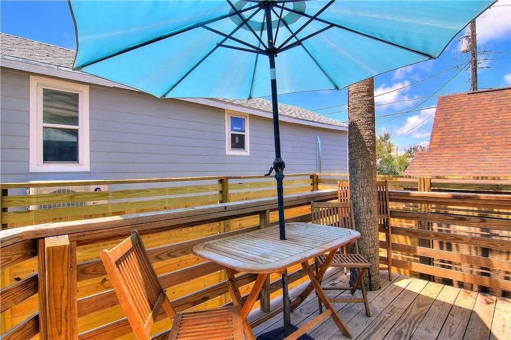 The Oyster House 3 Bedrooms 2.5 Bathrooms Home