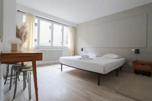 Peace in the city 2 bedrooms 57m2 ultra central