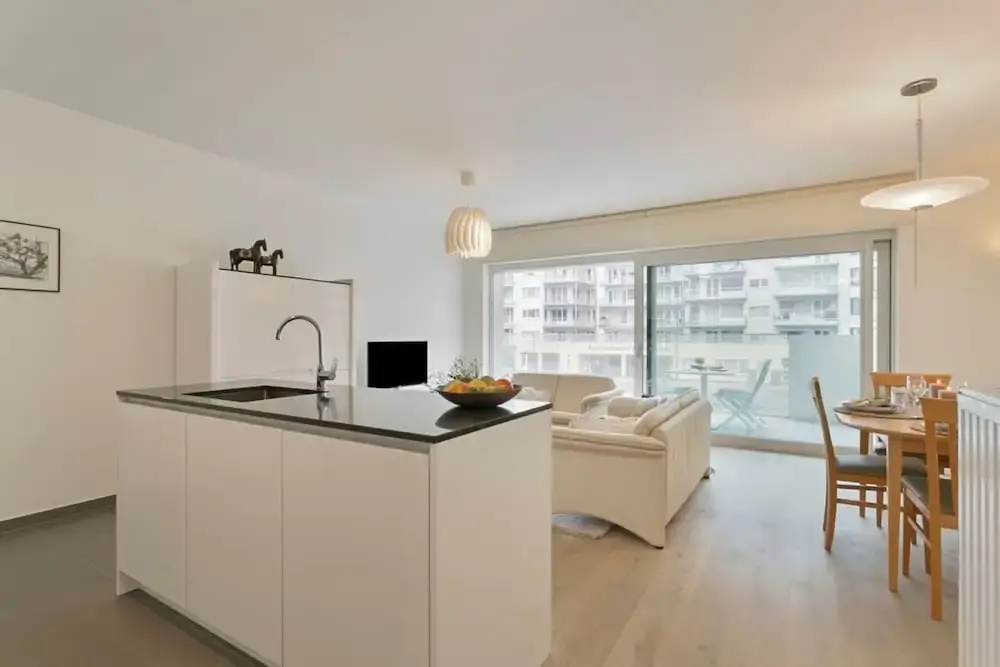 Cosy Family Apartment With Parking Near the Beach