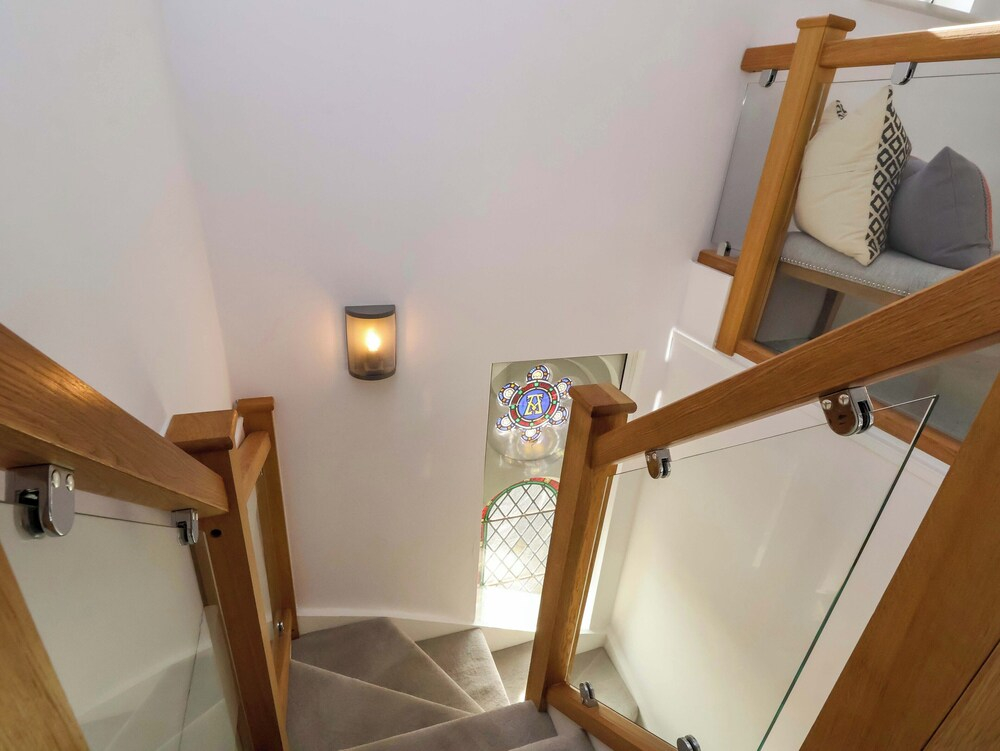1 Chapel Place