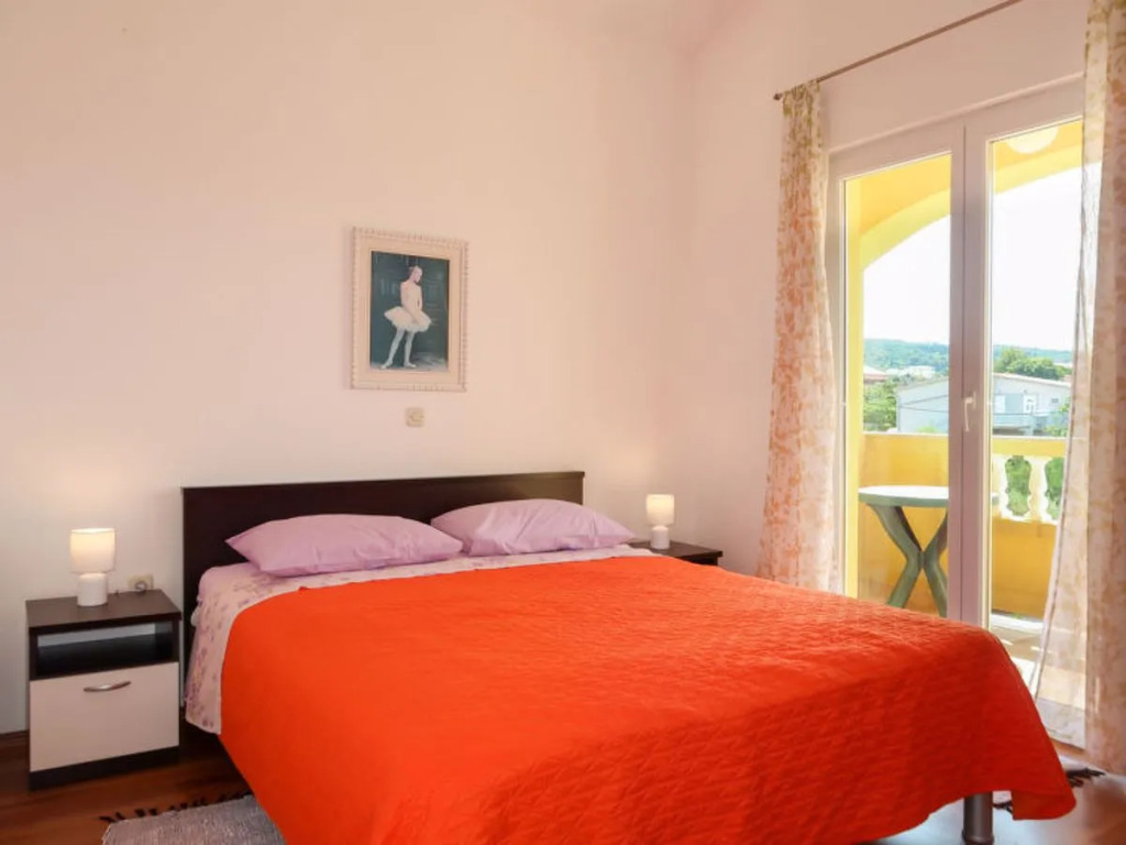 Apartment Dora Spiez 33171