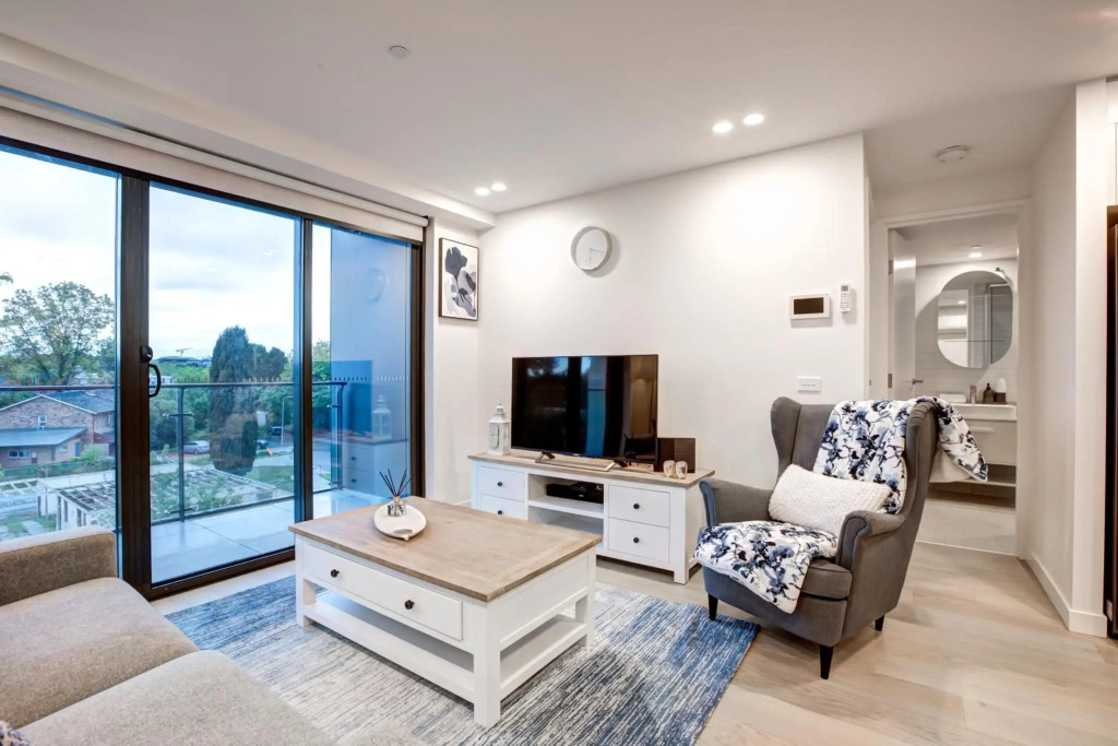 The Hamptons - Lux 2 Bed 2 Bath, Pool - Central Location