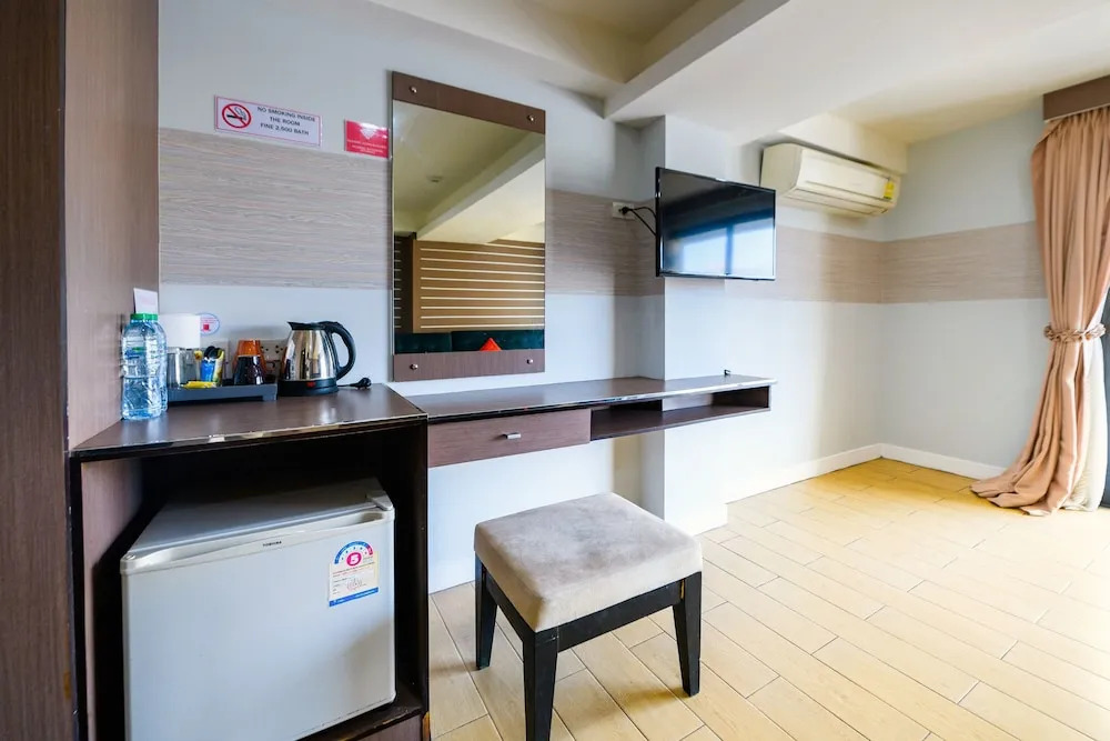 Scandia Beach Hotel - Soi 7 Best Location - 200m to Beach next to Food Market