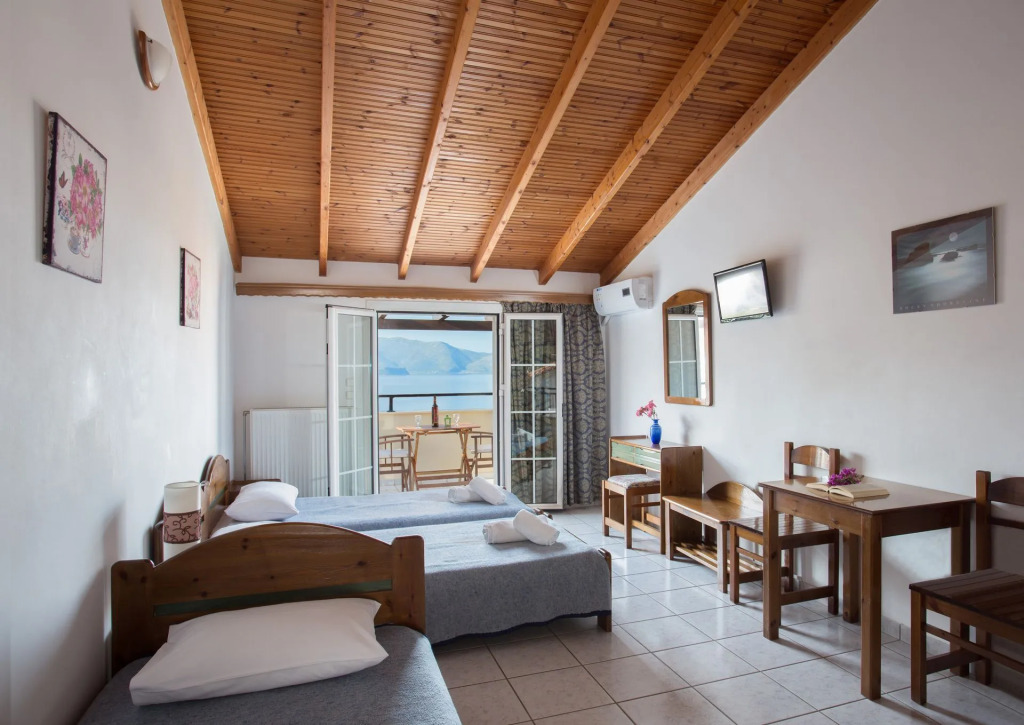Malvasia Corner Studios - ex Romeos House