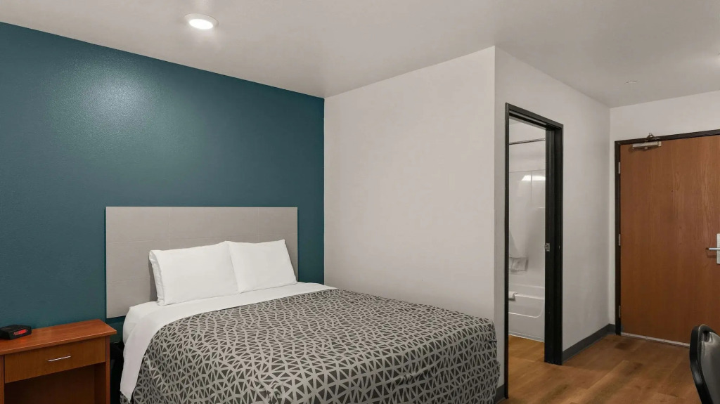 WoodSpring Suites Evansville