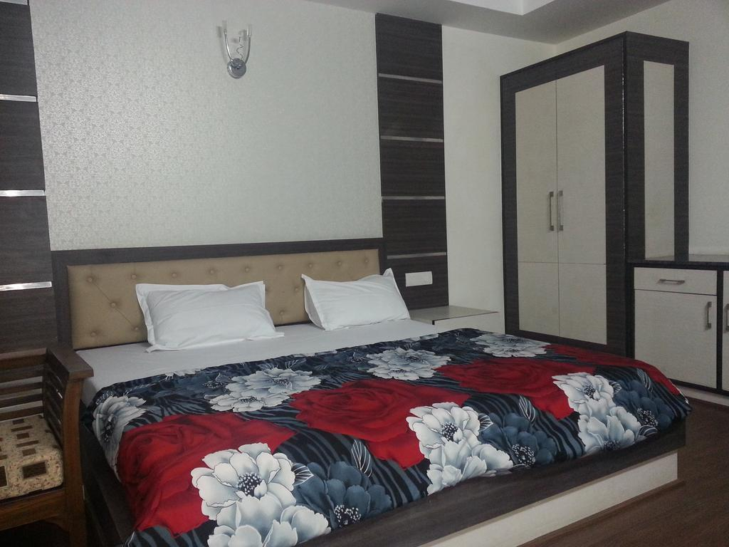 OYO 11629 Hotel Sunshine Inn