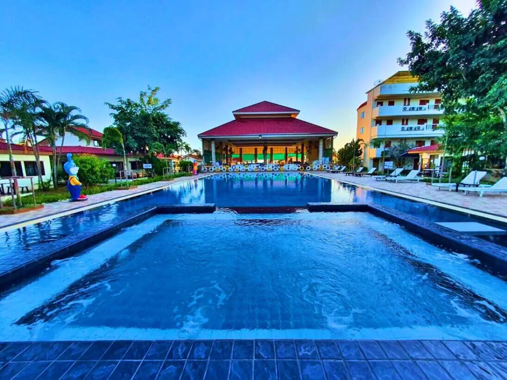 New Travel Beach Hotel & Resort