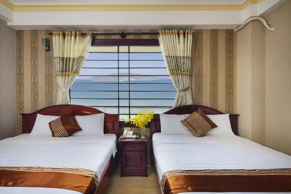 Holiday Hotel