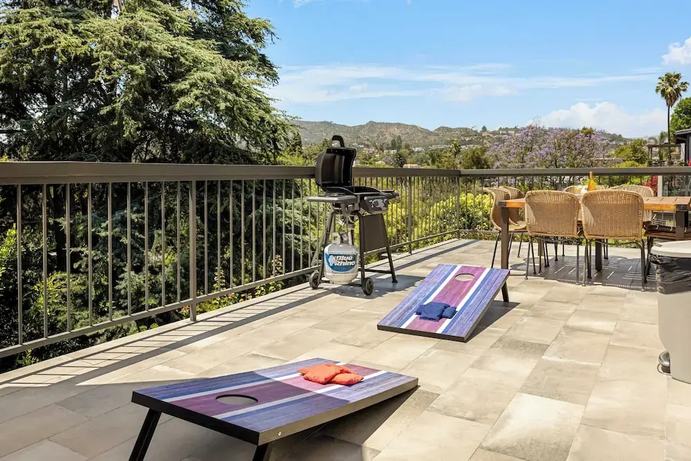 6bdr Modern Oasis w/ Game Room, Outdoor Living & Views! Edendale by Avantstay