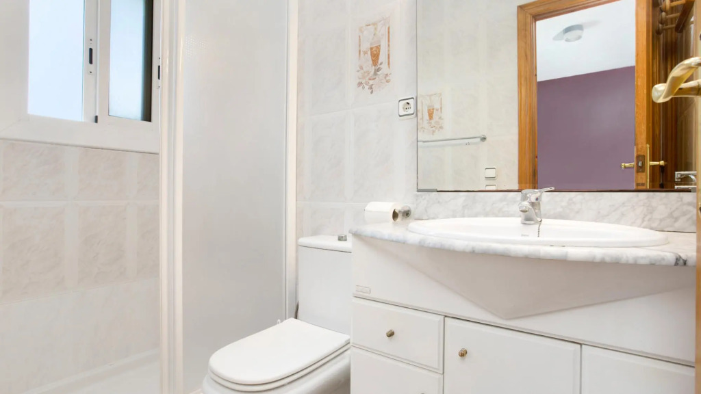 Ona in Vidreres with 3 bedrooms and 2 bathrooms
