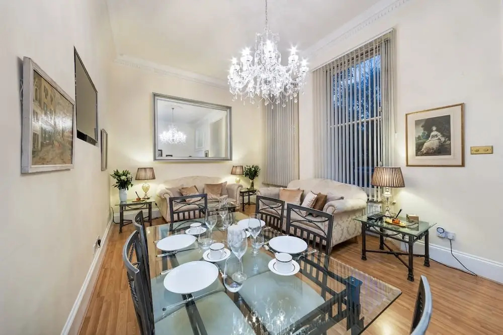 Luxury Private Apartment in Kensington