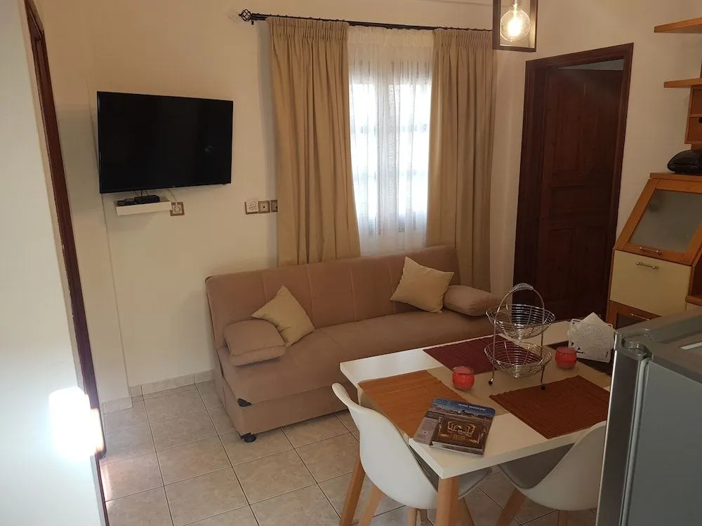 Santorini Family Apartments