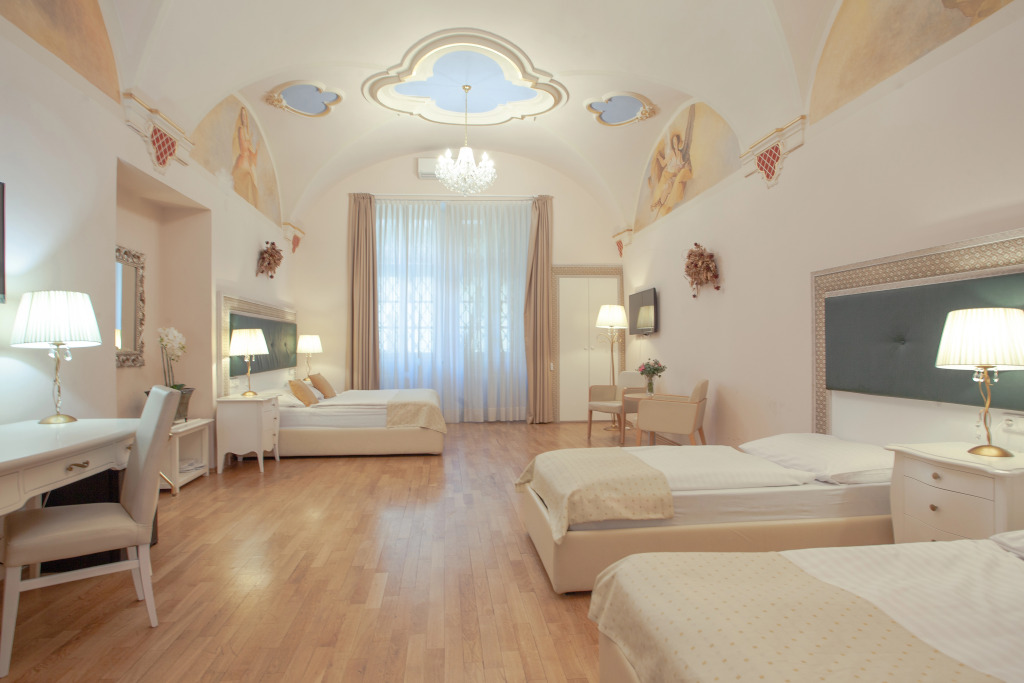 Little King Hotel U Malvaze